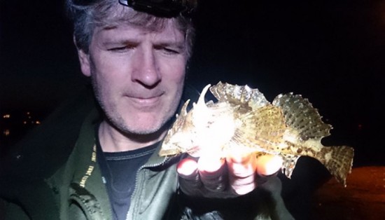 Espen med specimen dvergulke på 100,5g. Foto: Andreas Næristorp
